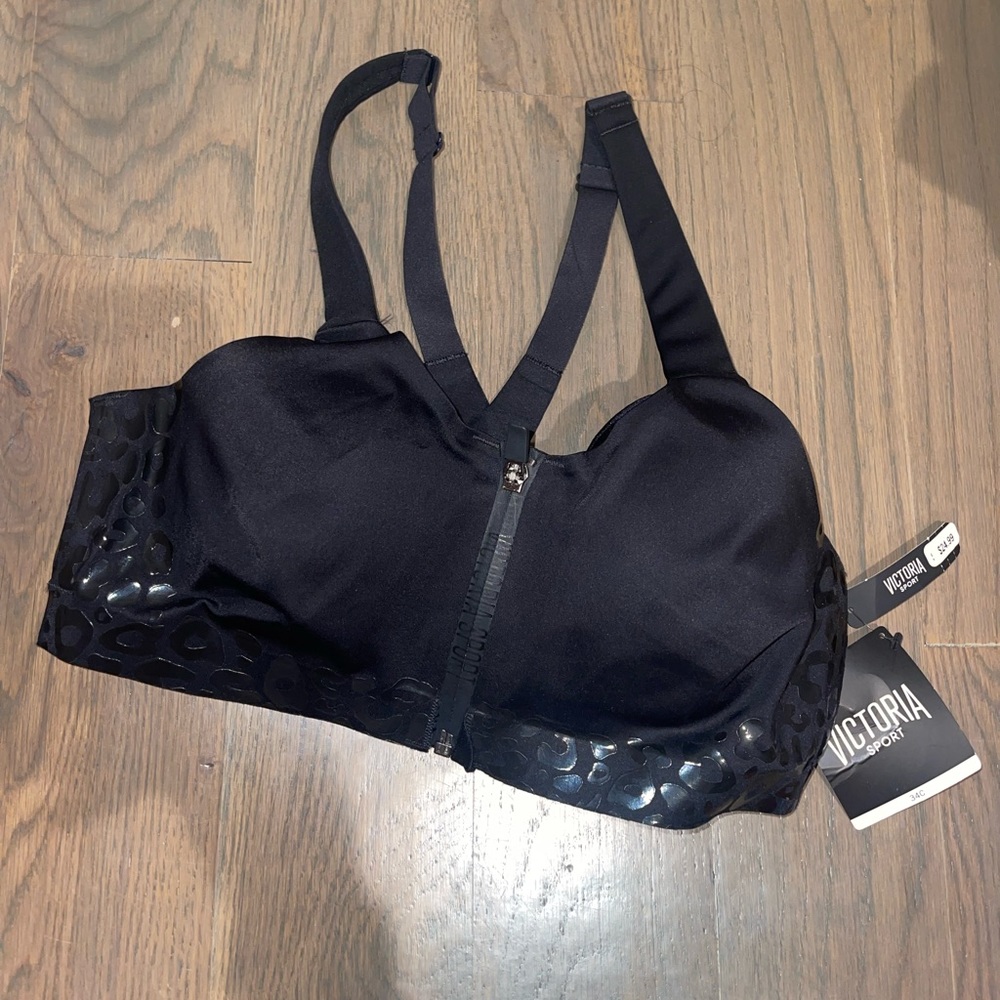 Brand new with tags Victoria’s Secret sports bra